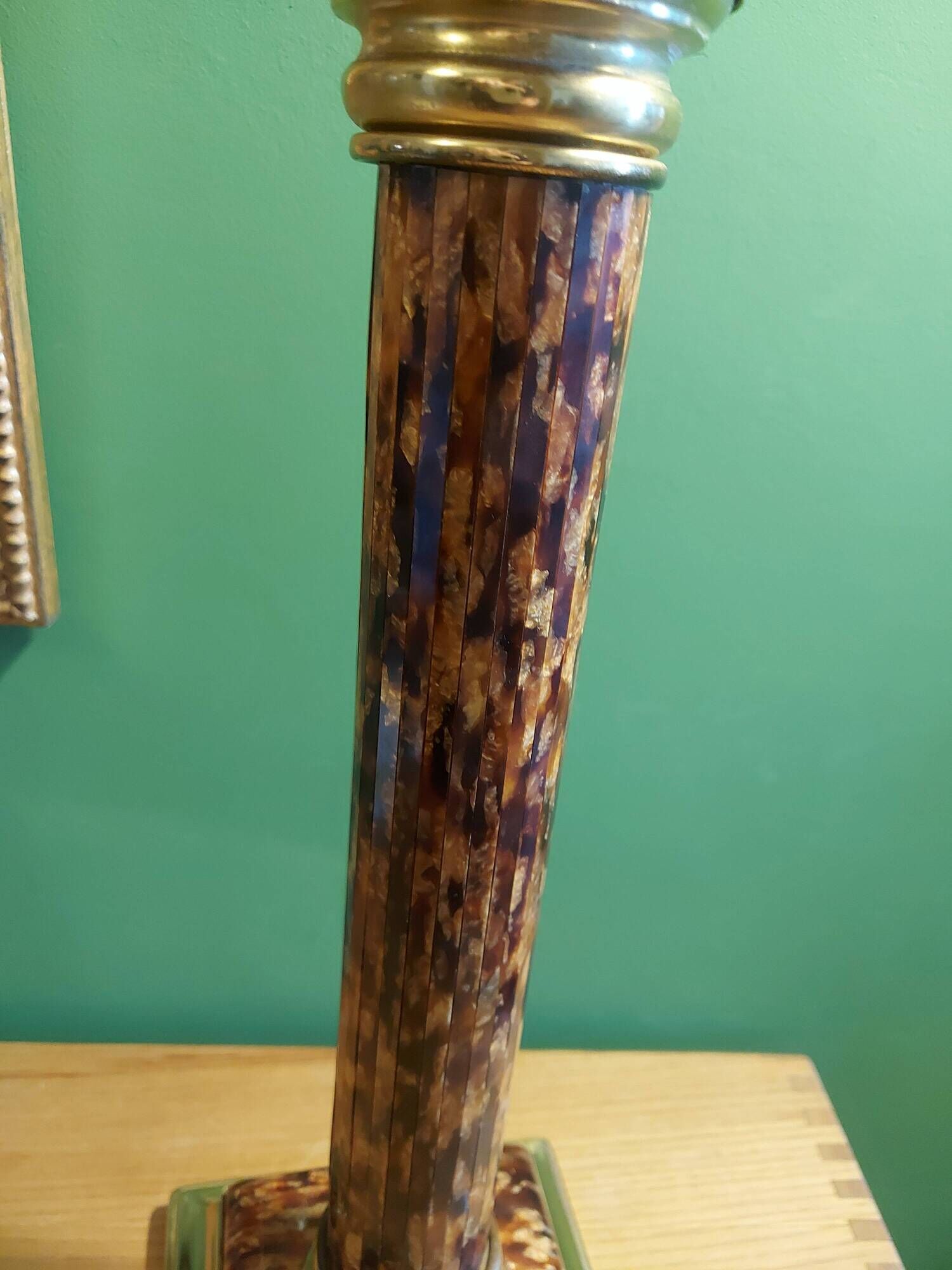 Lamp foot column tortoiseshell way of the house Le Dauphin