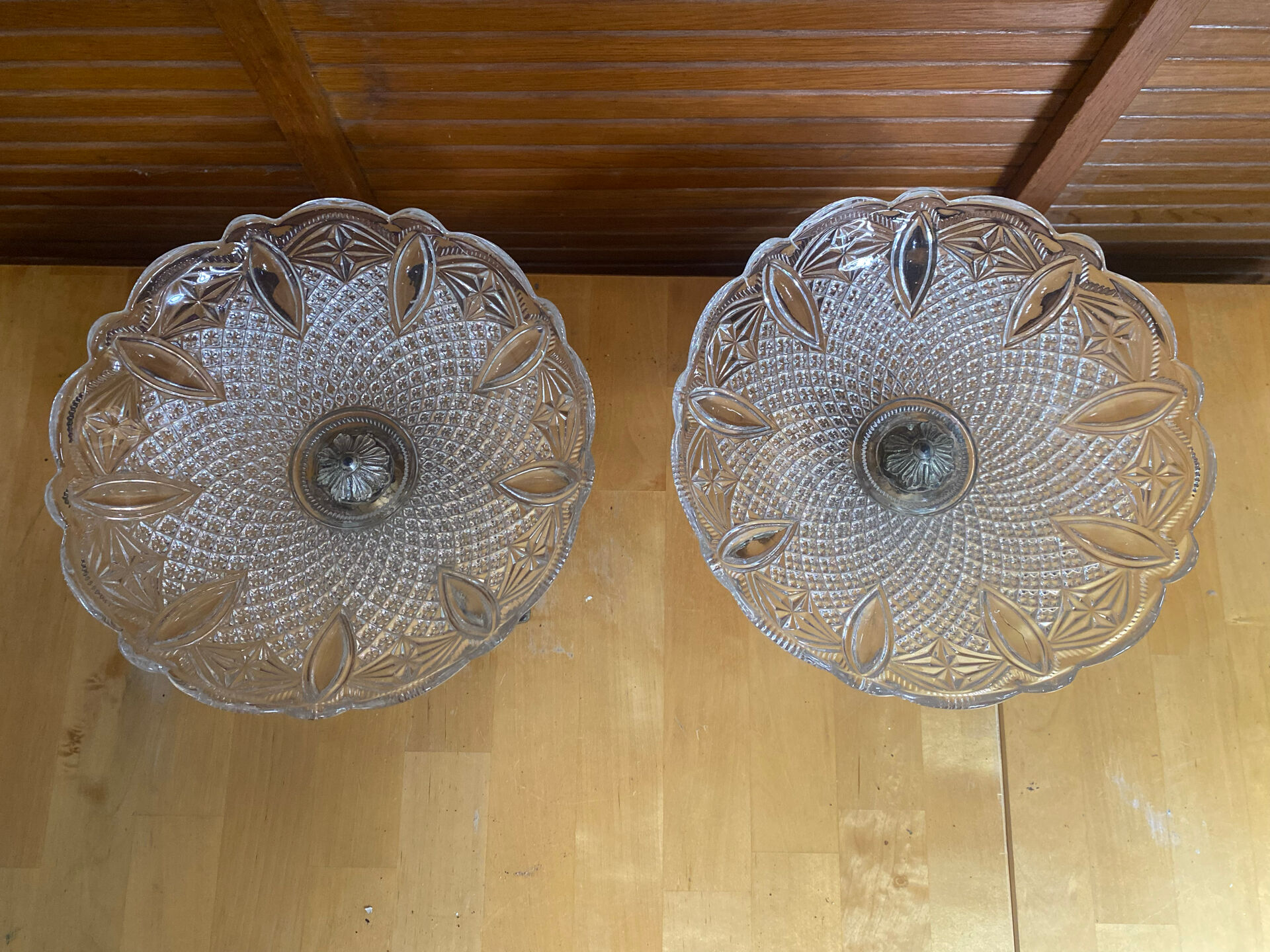 Paire de coupes sur pied anciennes en cristal Baccarat pied en métal