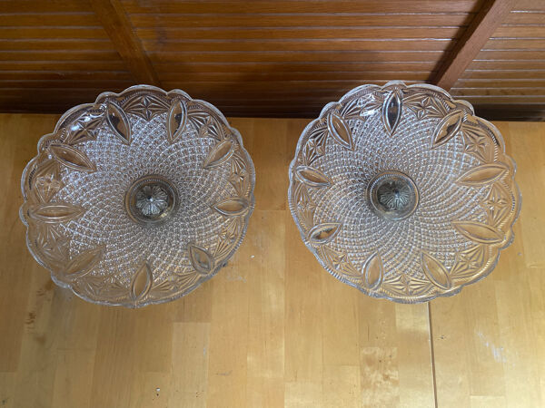 Paire de coupes sur pied anciennes en cristal Baccarat pied en métal