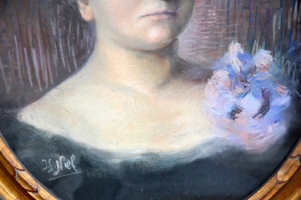 Pastel portrait of an elegant woman, framed, late 19th century