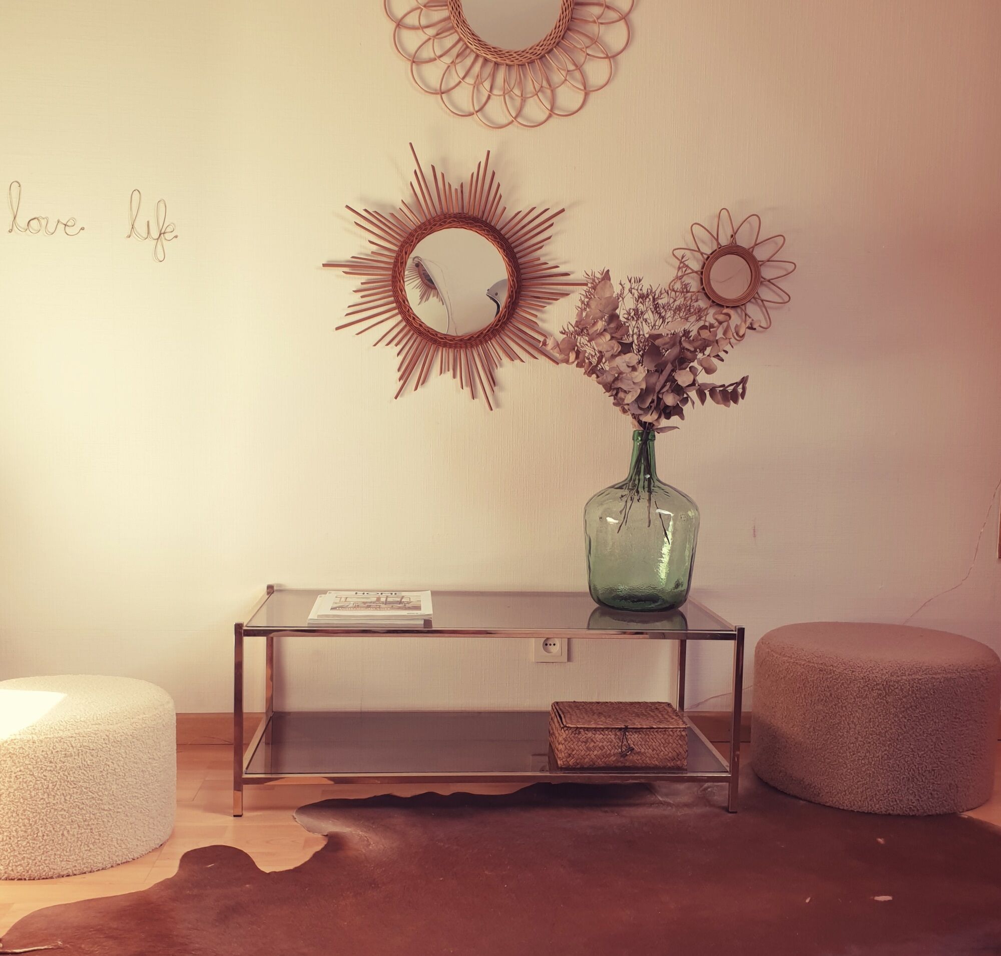 Table basse vintage dorée et verre fumé Rochebobois années 80