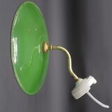 Enamelled metal wall