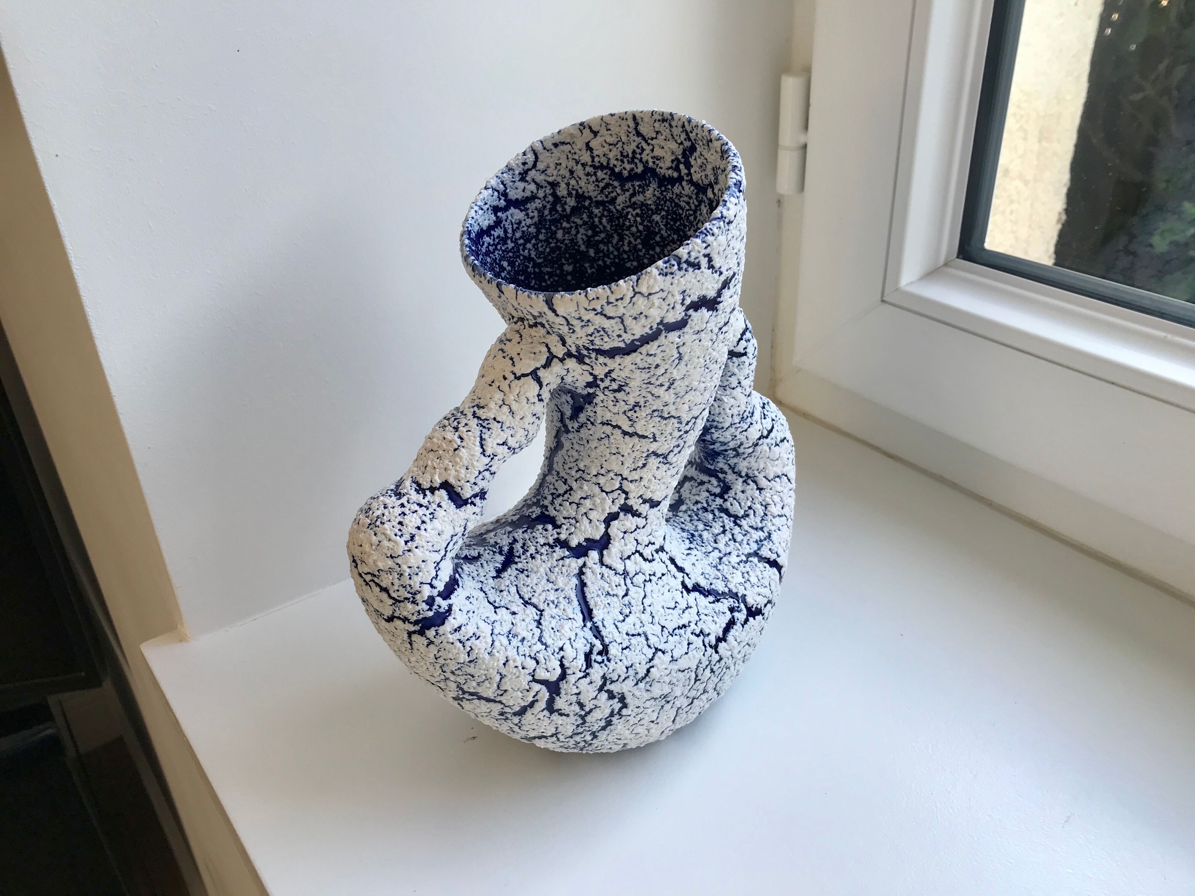 Vase design fat lava blue 70s