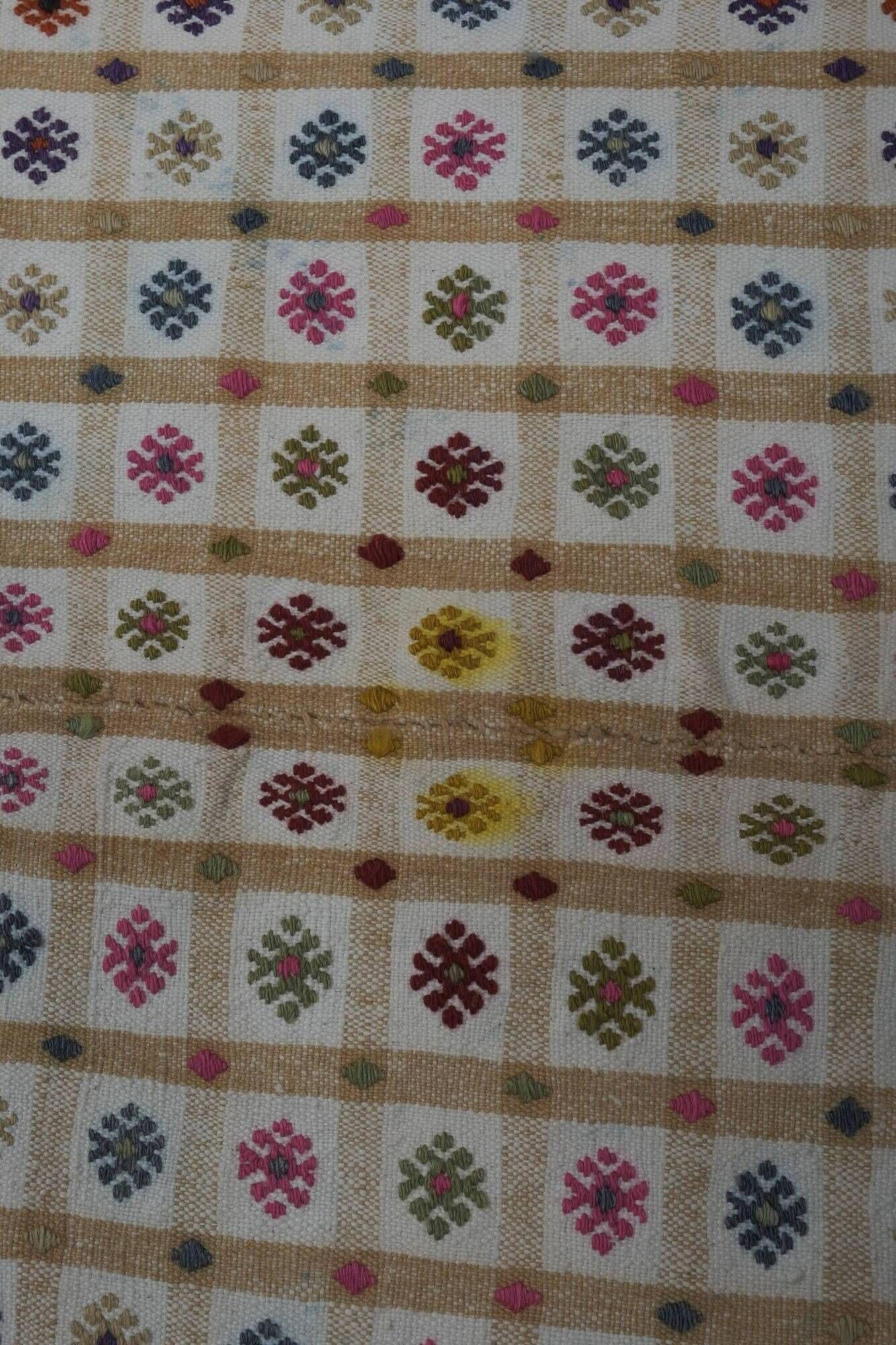 Vintage Turkish kilim, handwoven, 230x305 cm.