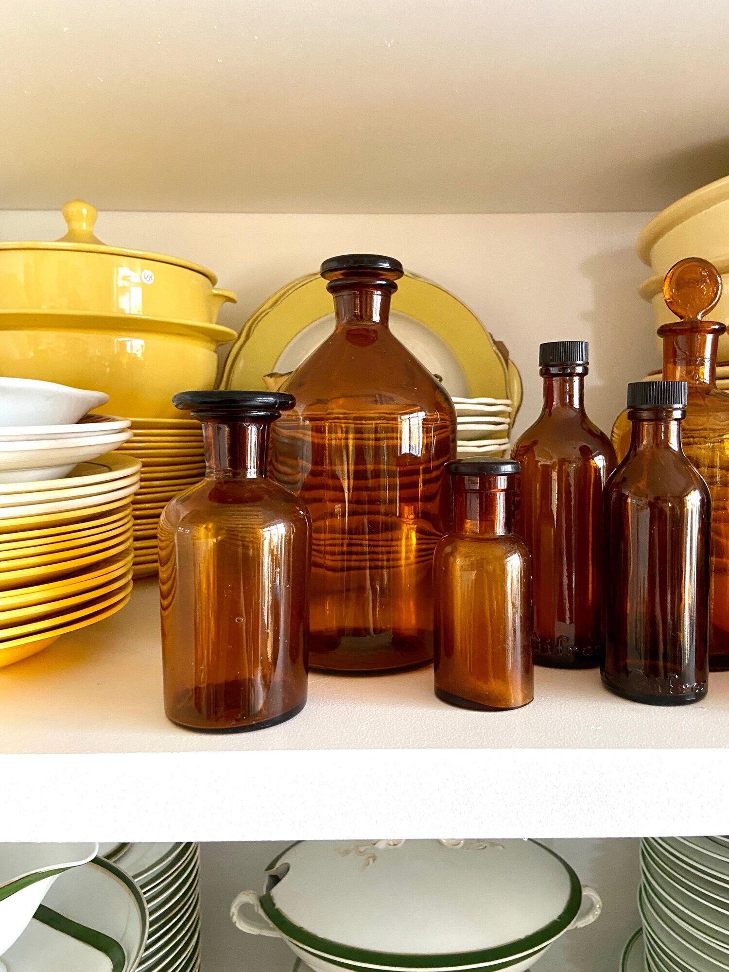 8 amber glass apothecary bottles