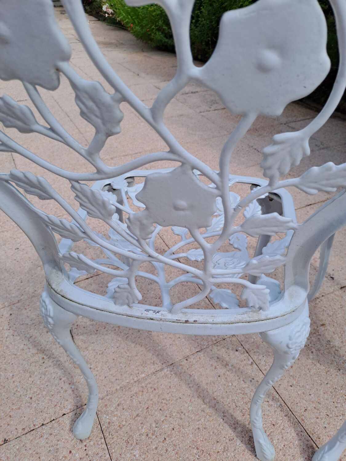 2 cast aluminum garden chairs