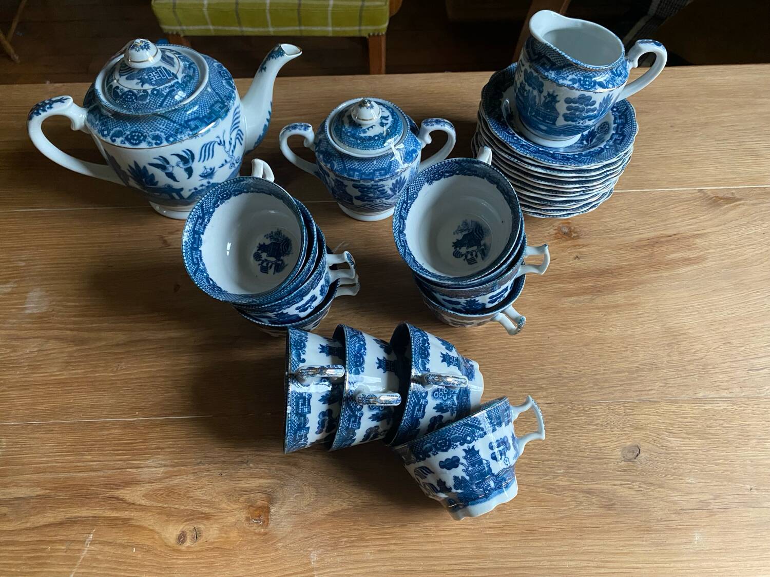 Blue Willow Tea Set
