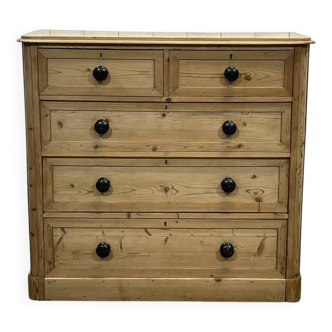 Commode Victorienne XIXème en sapin avec ses boutons en bois noirci