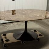 Oval coffee table by Eero Saarinen for Knoll