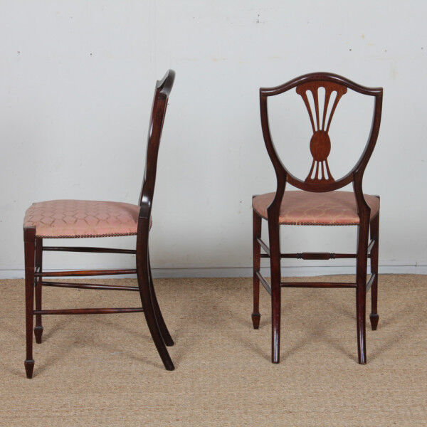 Paire de chaises, travail anglais de la fin du XIXe siècle