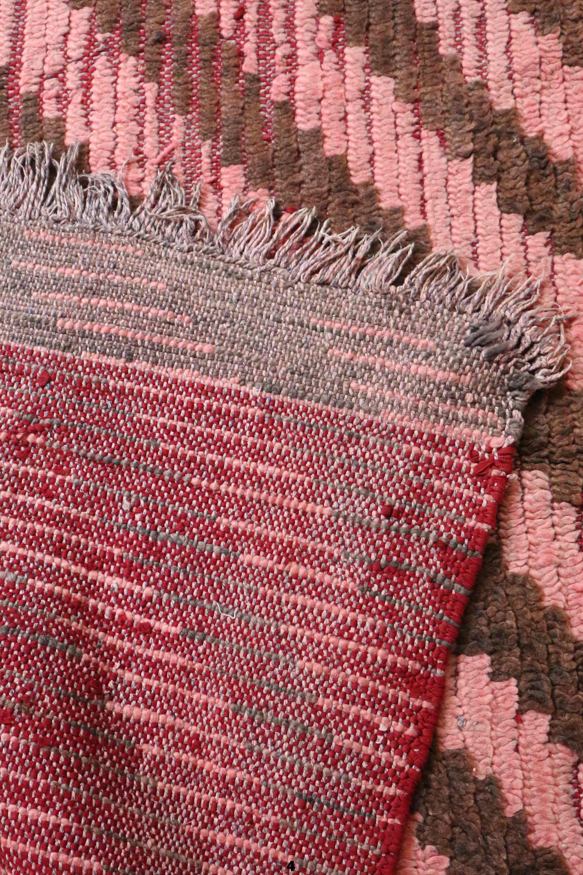 Moroccan pink carpet - 101 x 175 cm