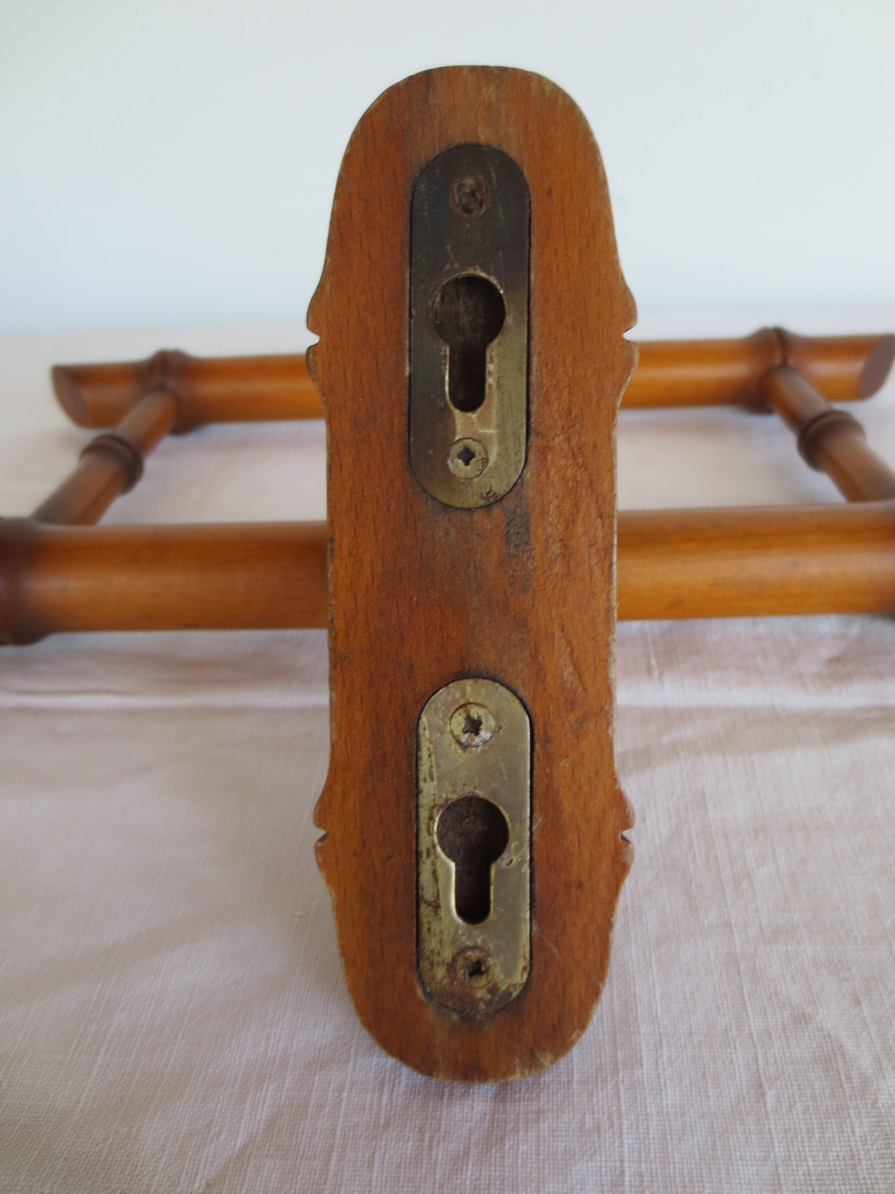 coat rack / towel rack in wood