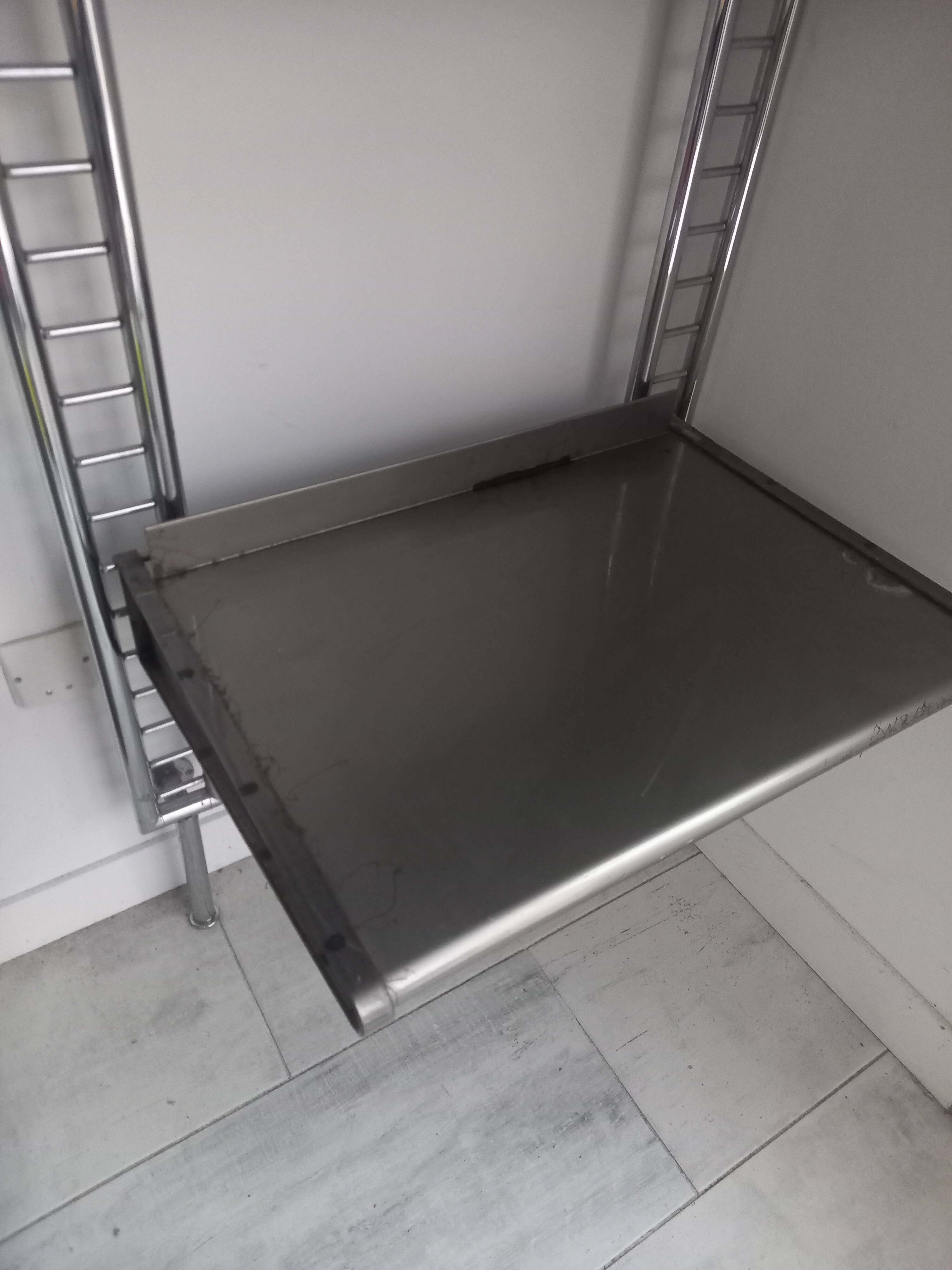 Grande étagère murale chrome design alu et métal 1970 industriel 220cm