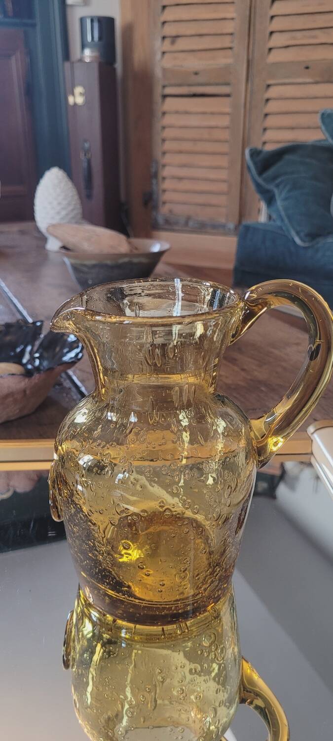 Pichet en verre bullé soufflé