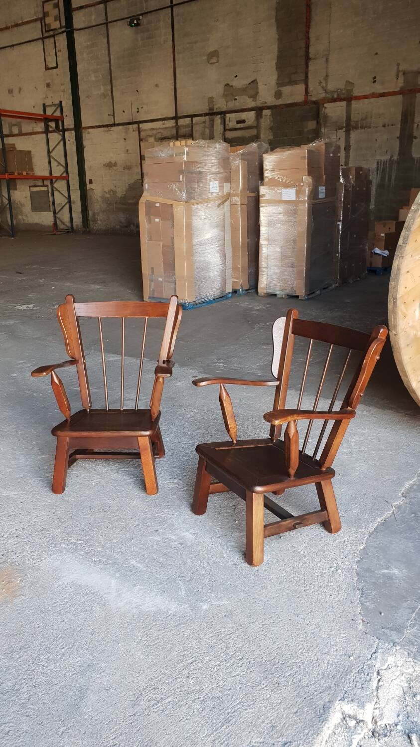 Paire de fauteuils en chêne brutaliste 1970