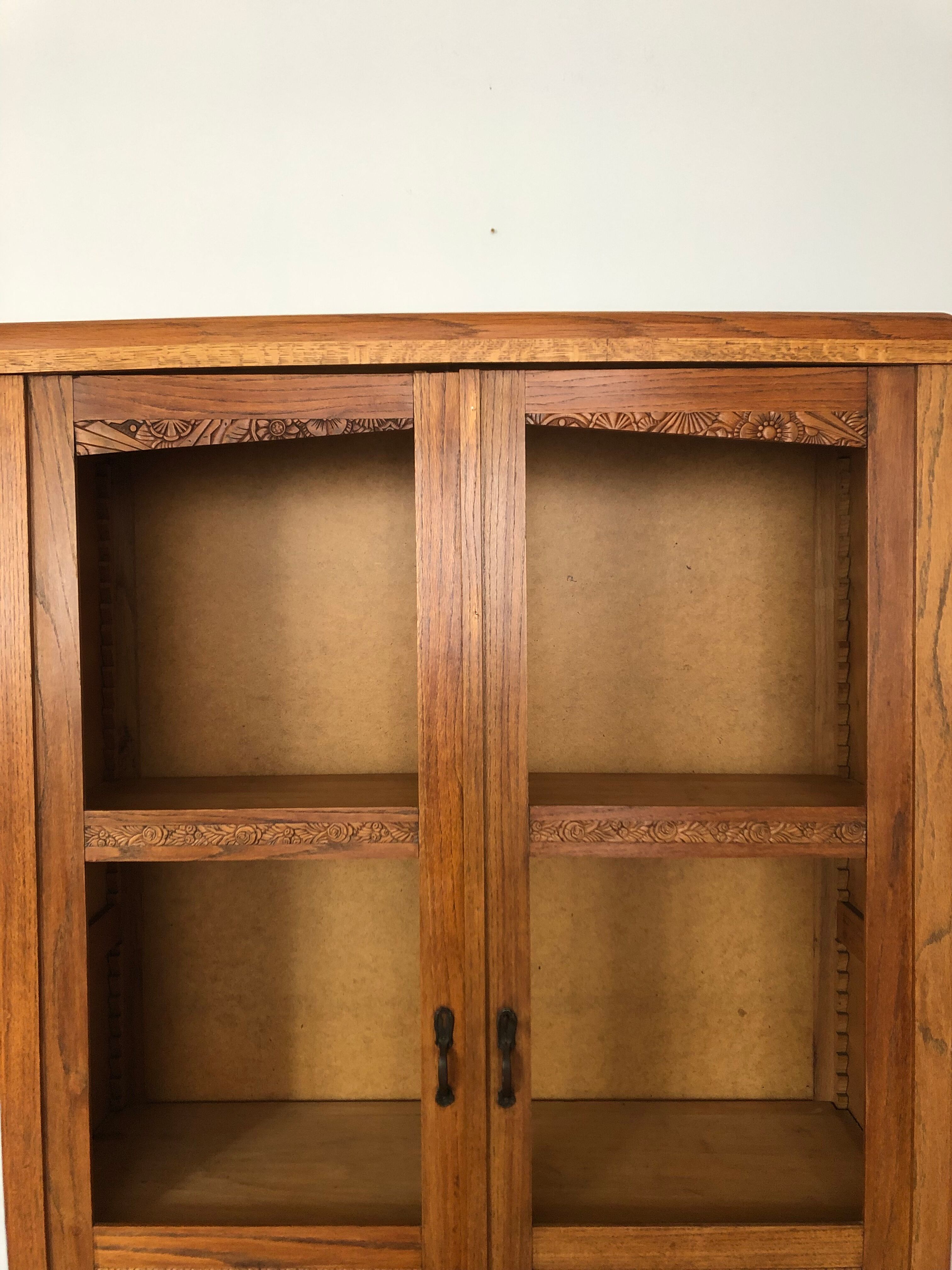 Glass cabinet