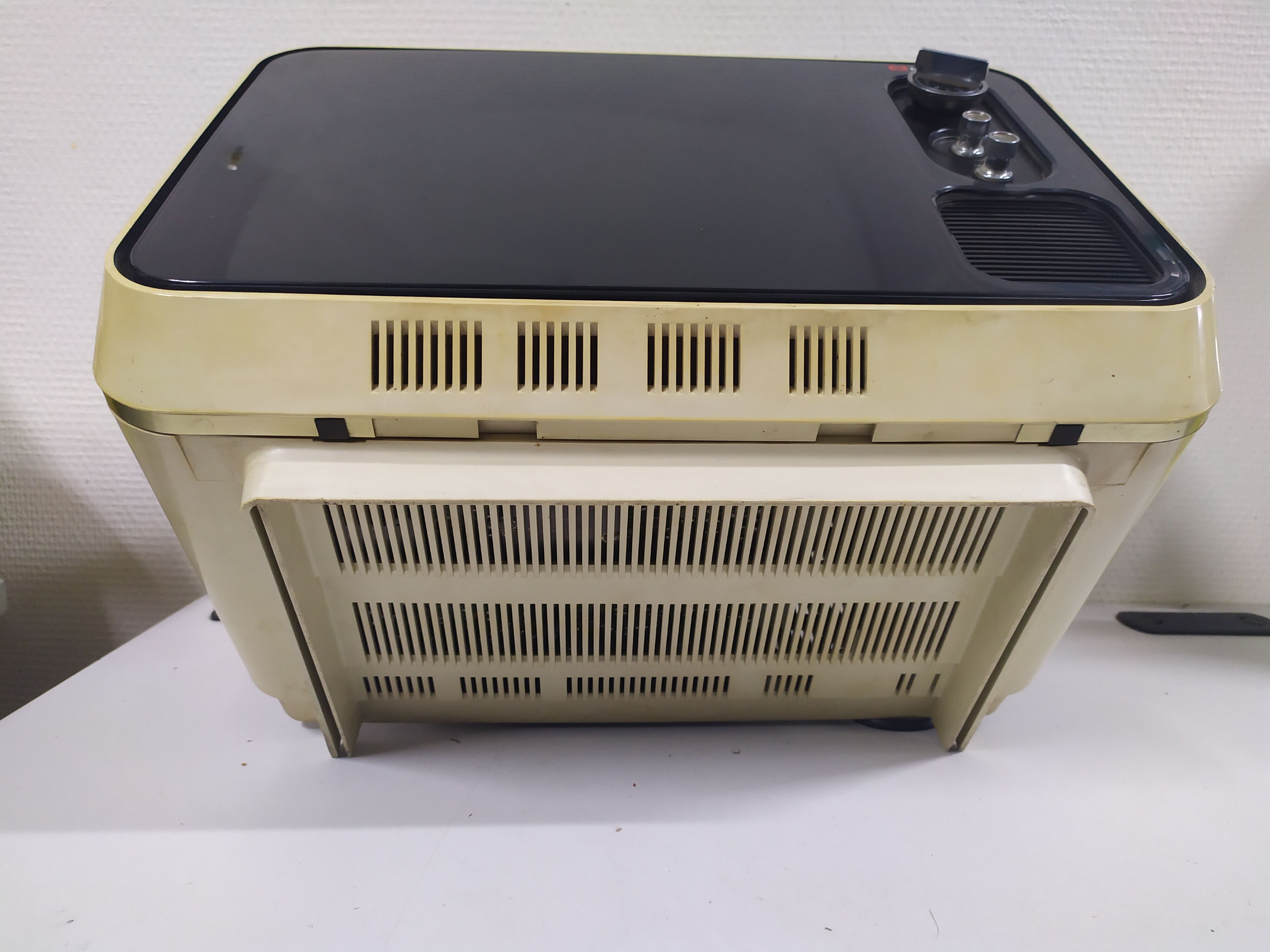 Vintage TV HITACHI F-54M
