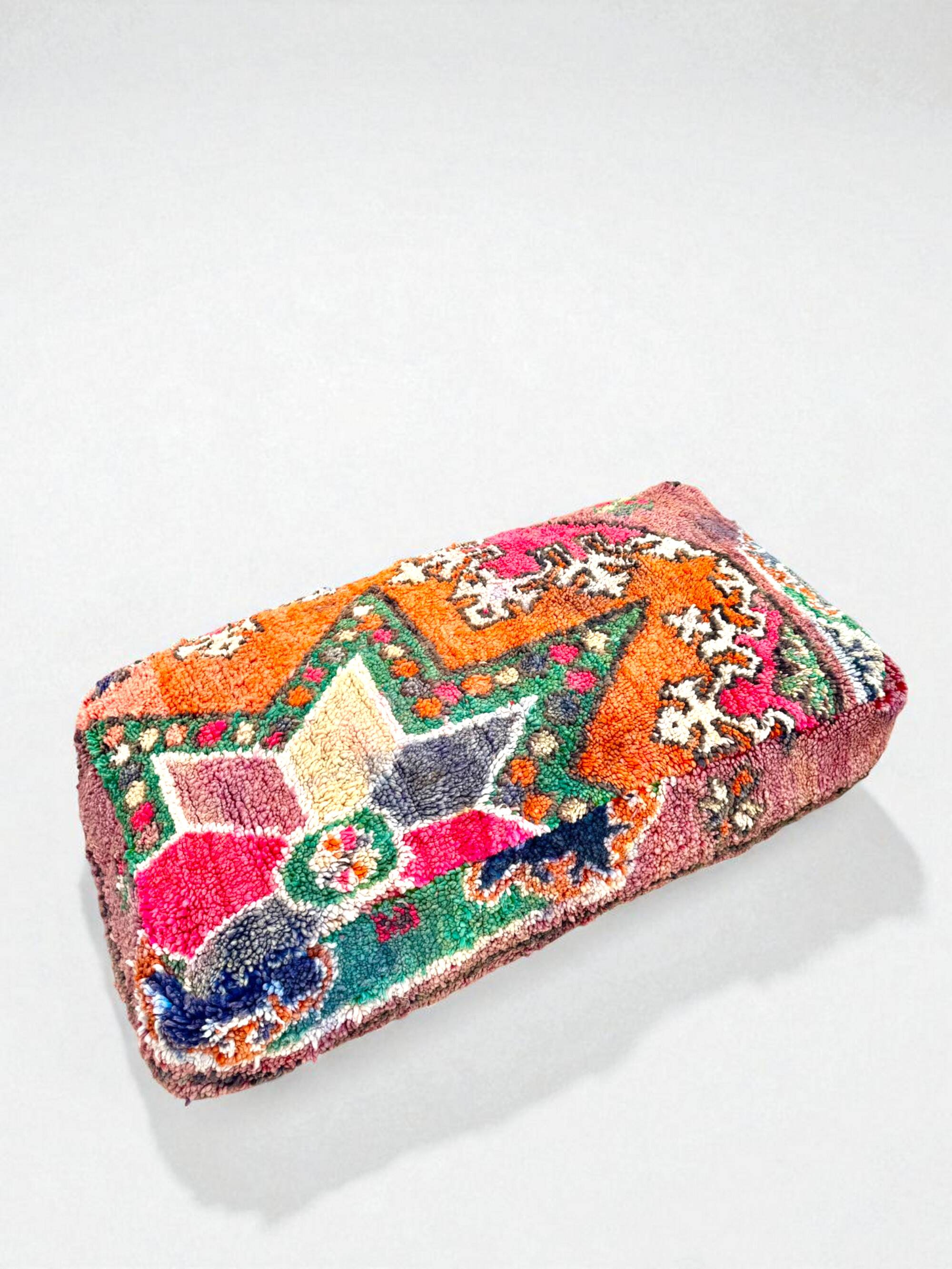 Moroccan Berber Maxi Pouf in wool – Handmade – Unique piece