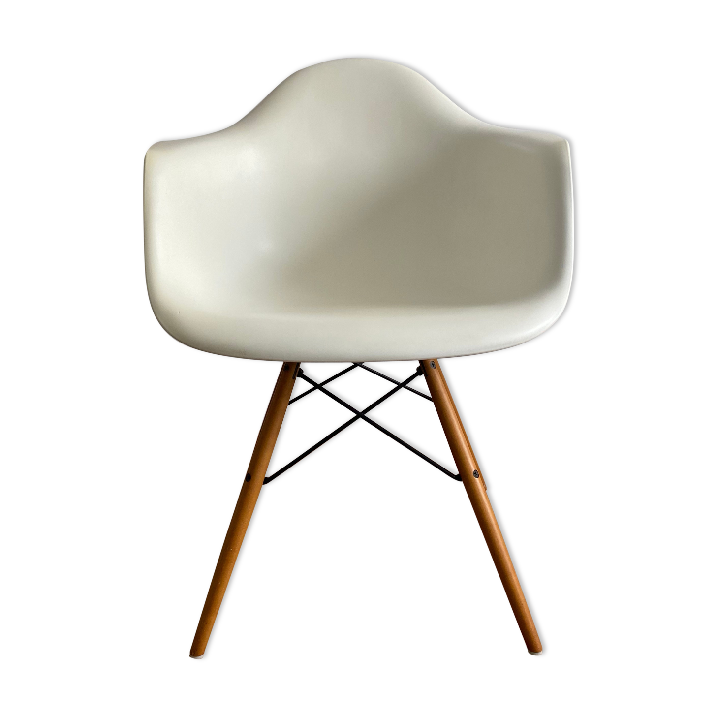 Eames Plastic Armchair DAW