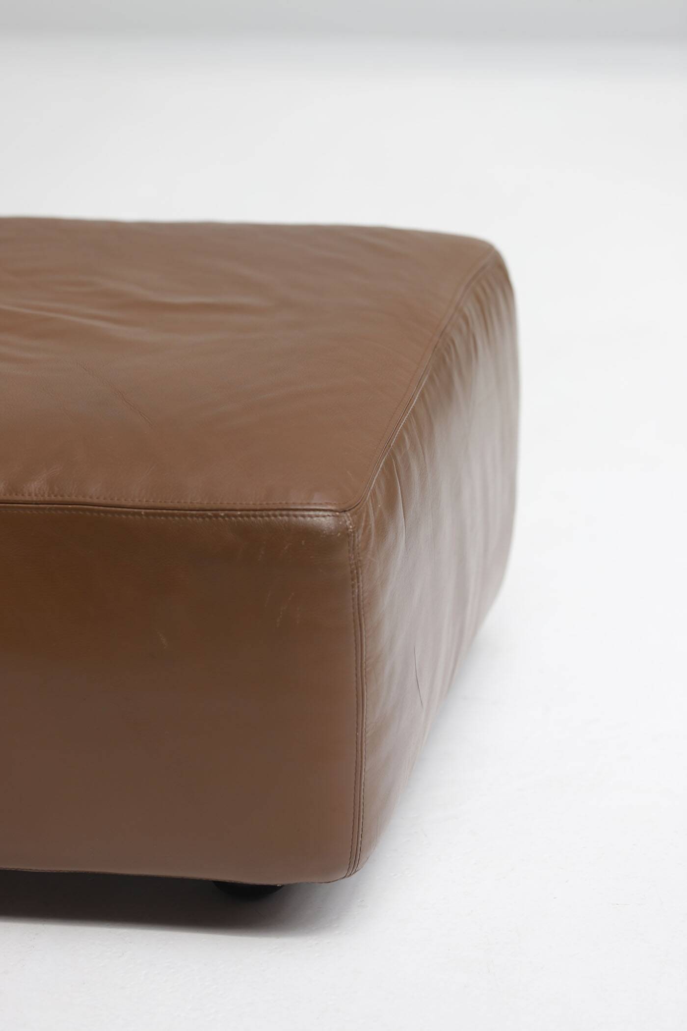 Modular leather sofa, manufactured by Durlet, Belgium, 1970s.