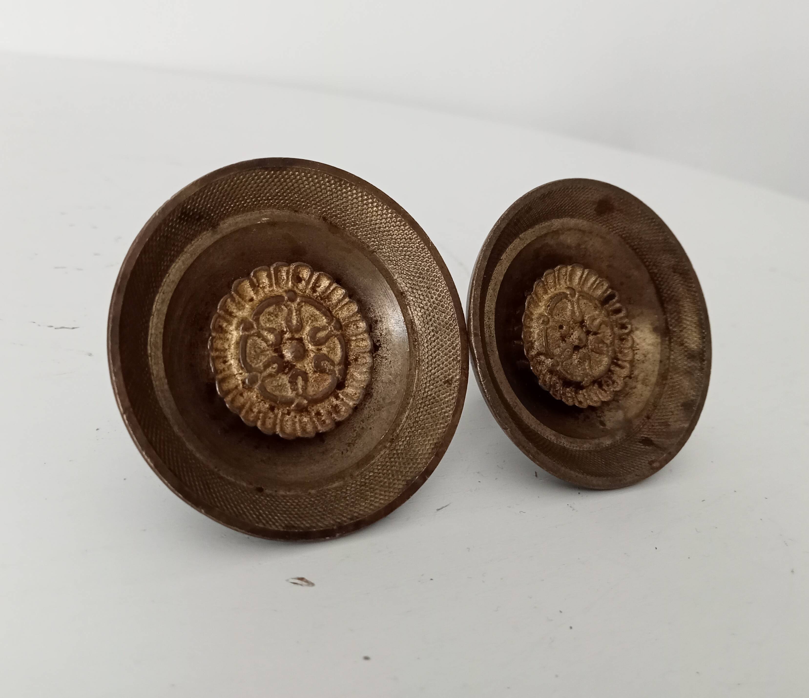 Pair of antique Empire furniture knobs from the 19th century in solid bronze.