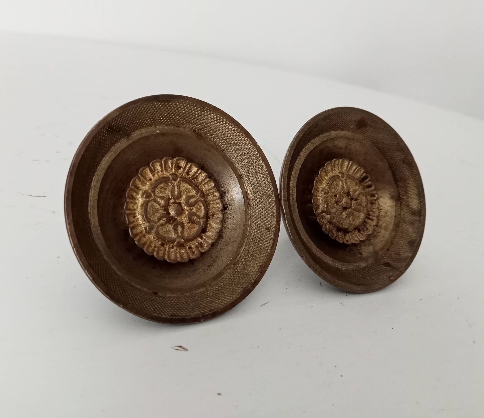 Pair of antique Empire furniture knobs from the 19th century in solid bronze.