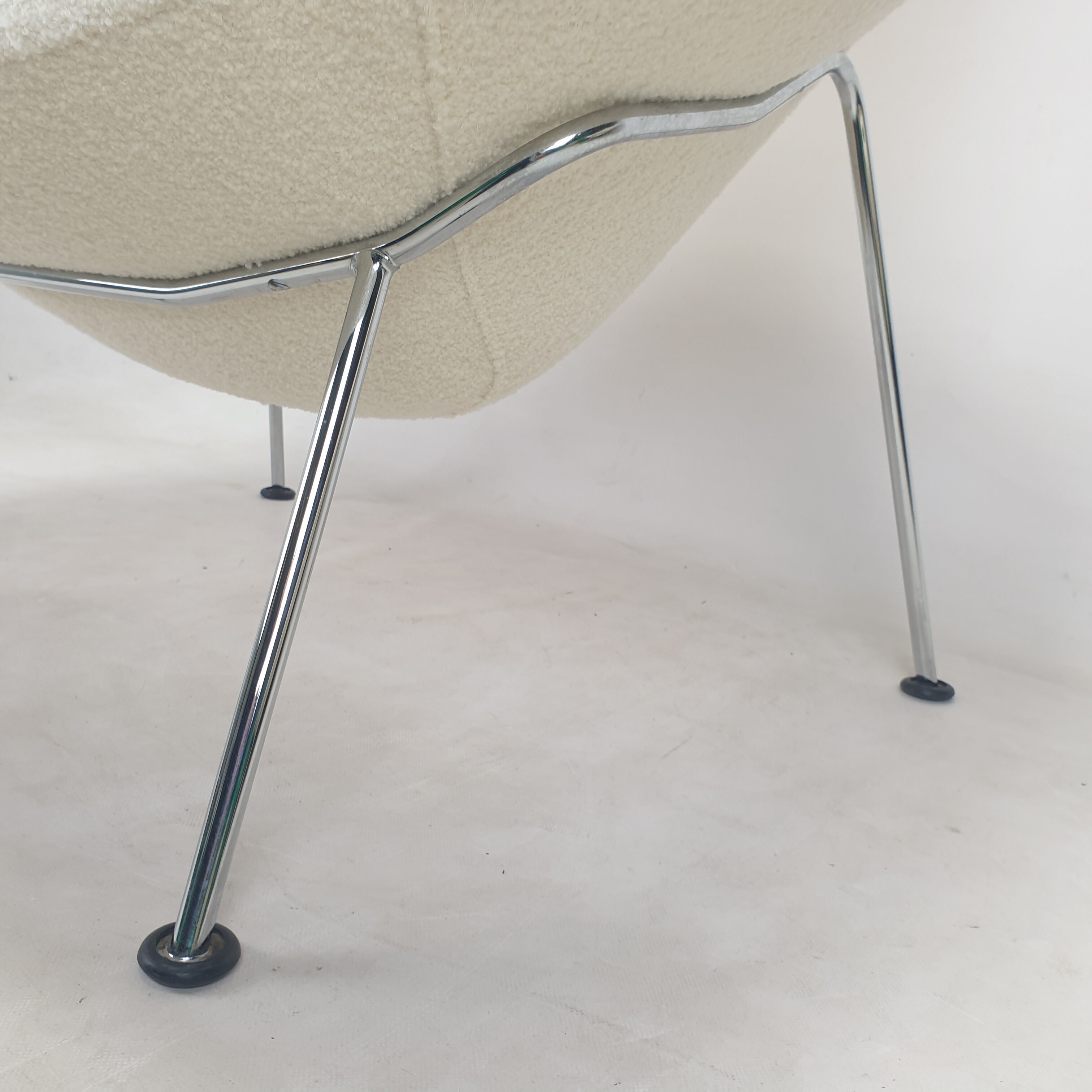 Oyster chairs by Pierre Paulin for Artifort, 1980's