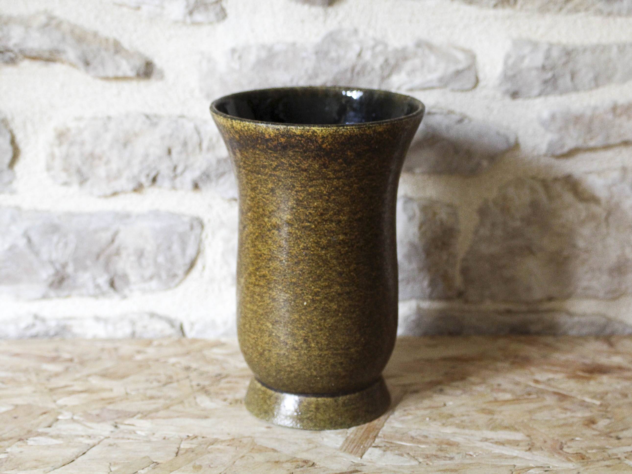 Accolay ceramic vase