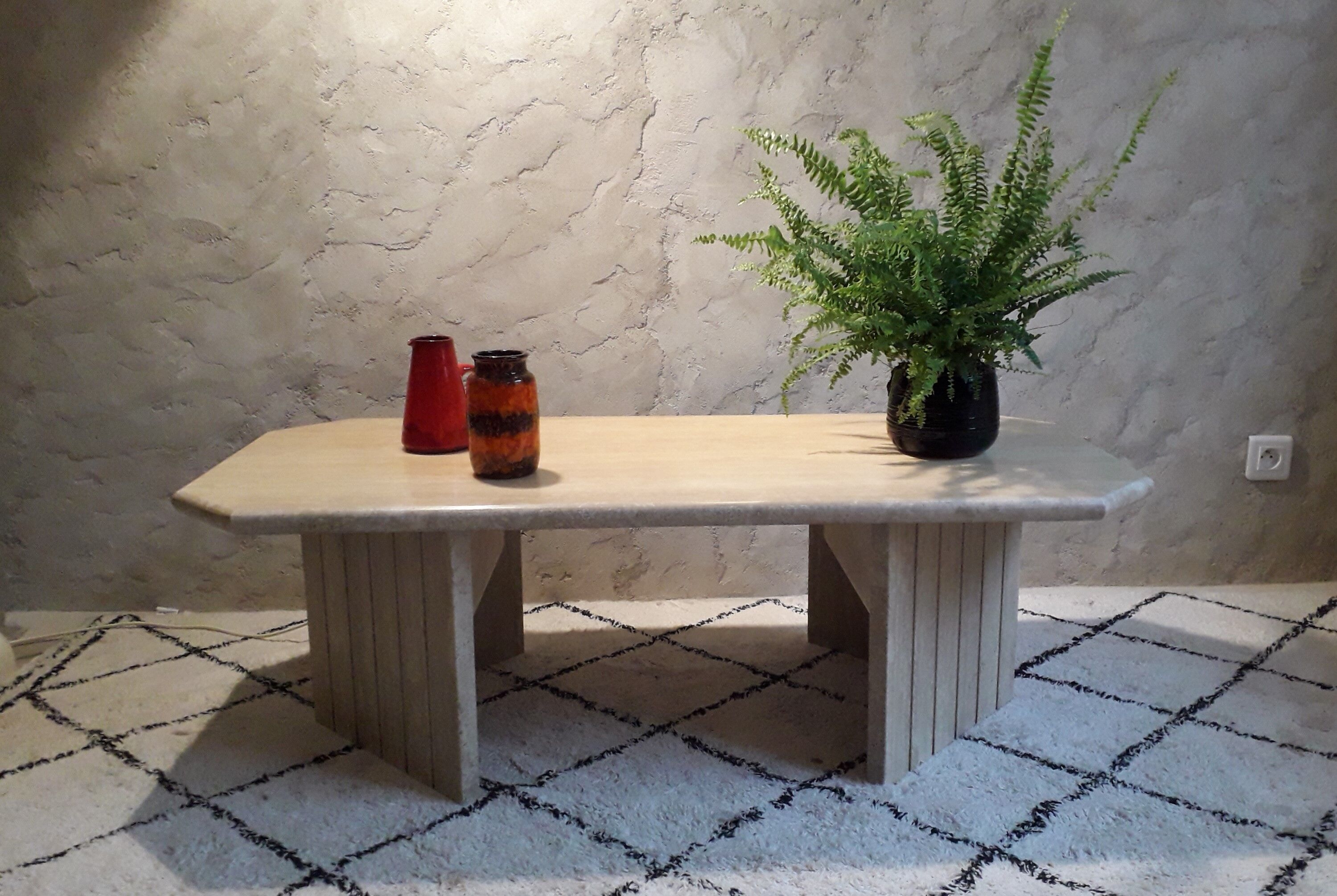 Coffee table in travertine