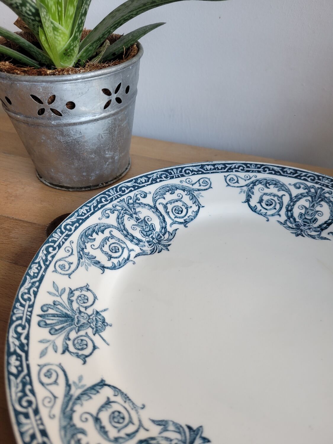 Assiette plate Terre de Fer Marie Louise