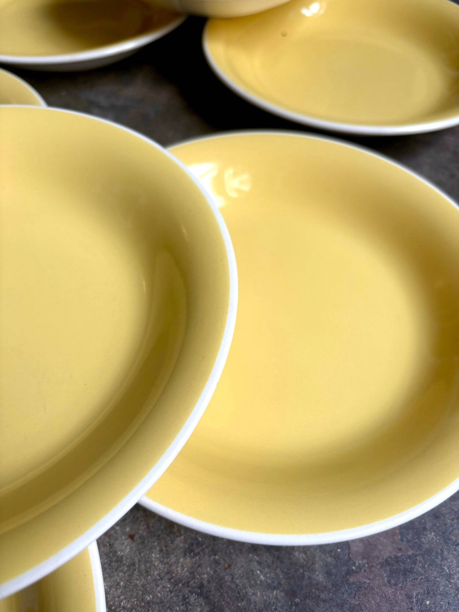 8 Villeroy & Boch soup plates in yellow enamelled earthenware