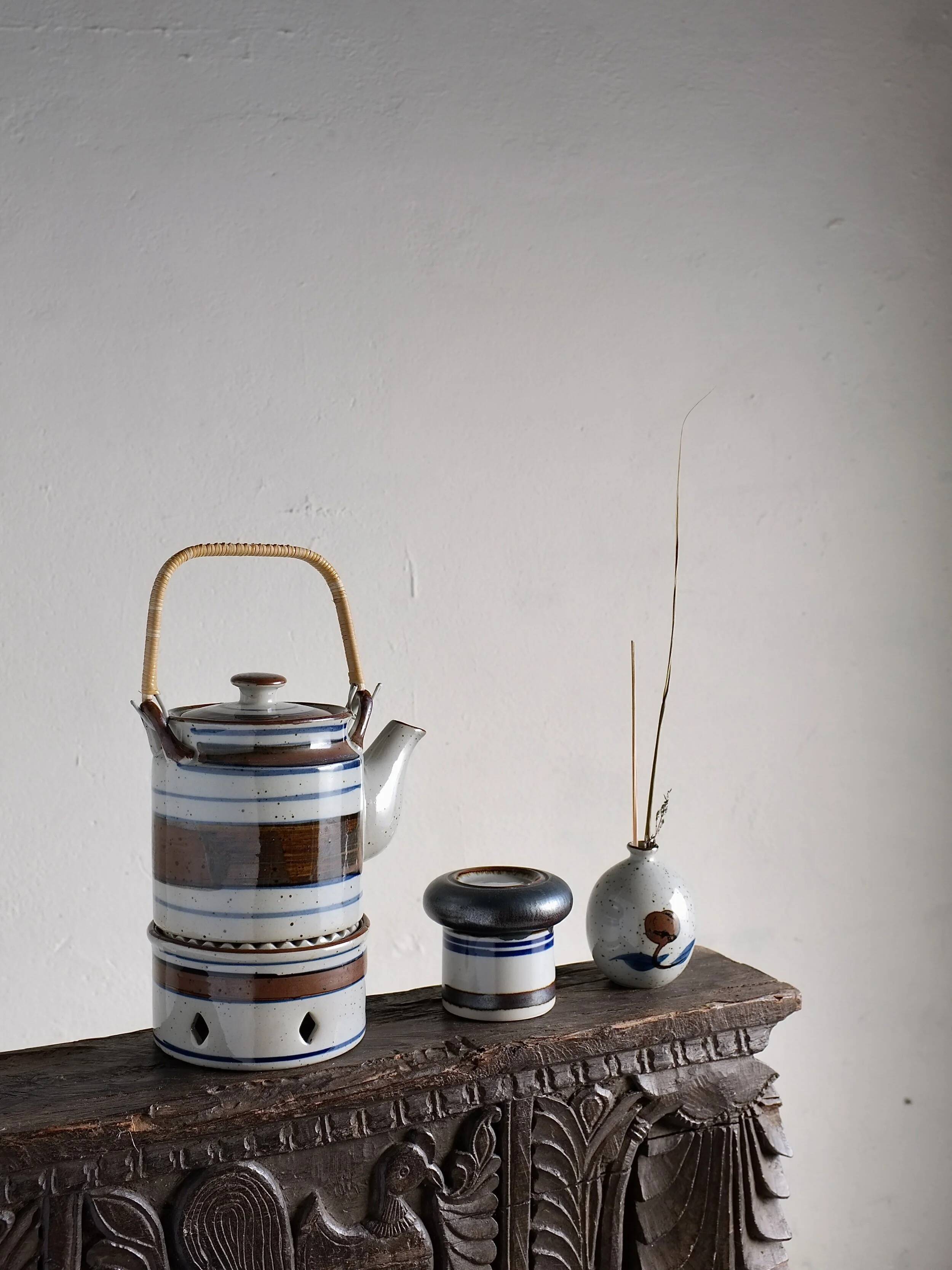 Service à thé en céramique rayée style années 50 | Scandinavie