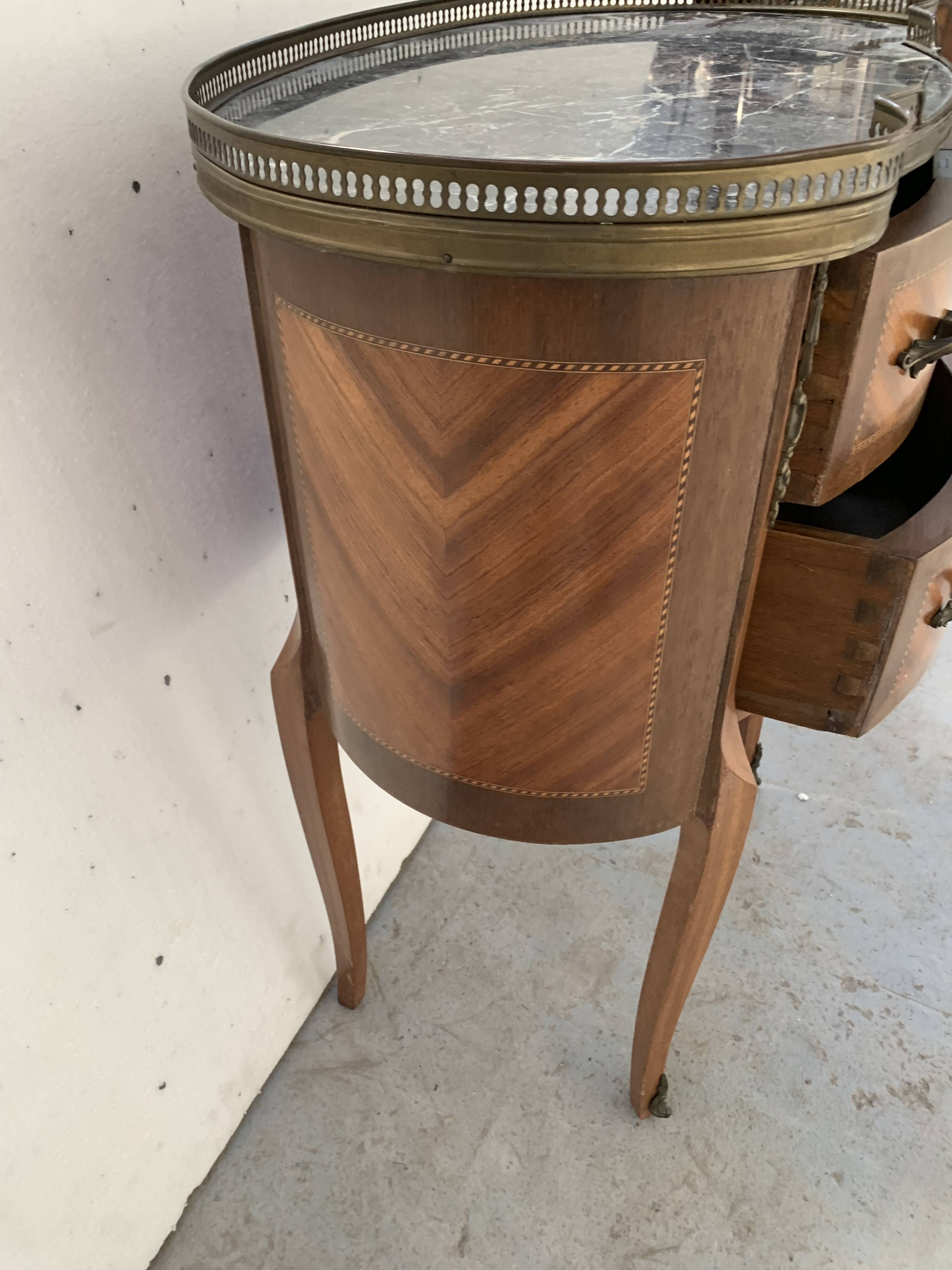 Louis XV style kidney chest of drawers Marble top with brass gallery 20th century