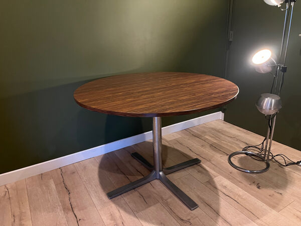 Table ronde vintage 110 cm en palissandre, pied tulipe, années 70.
