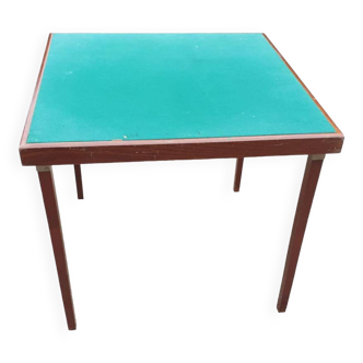 Foldable mahogany games table