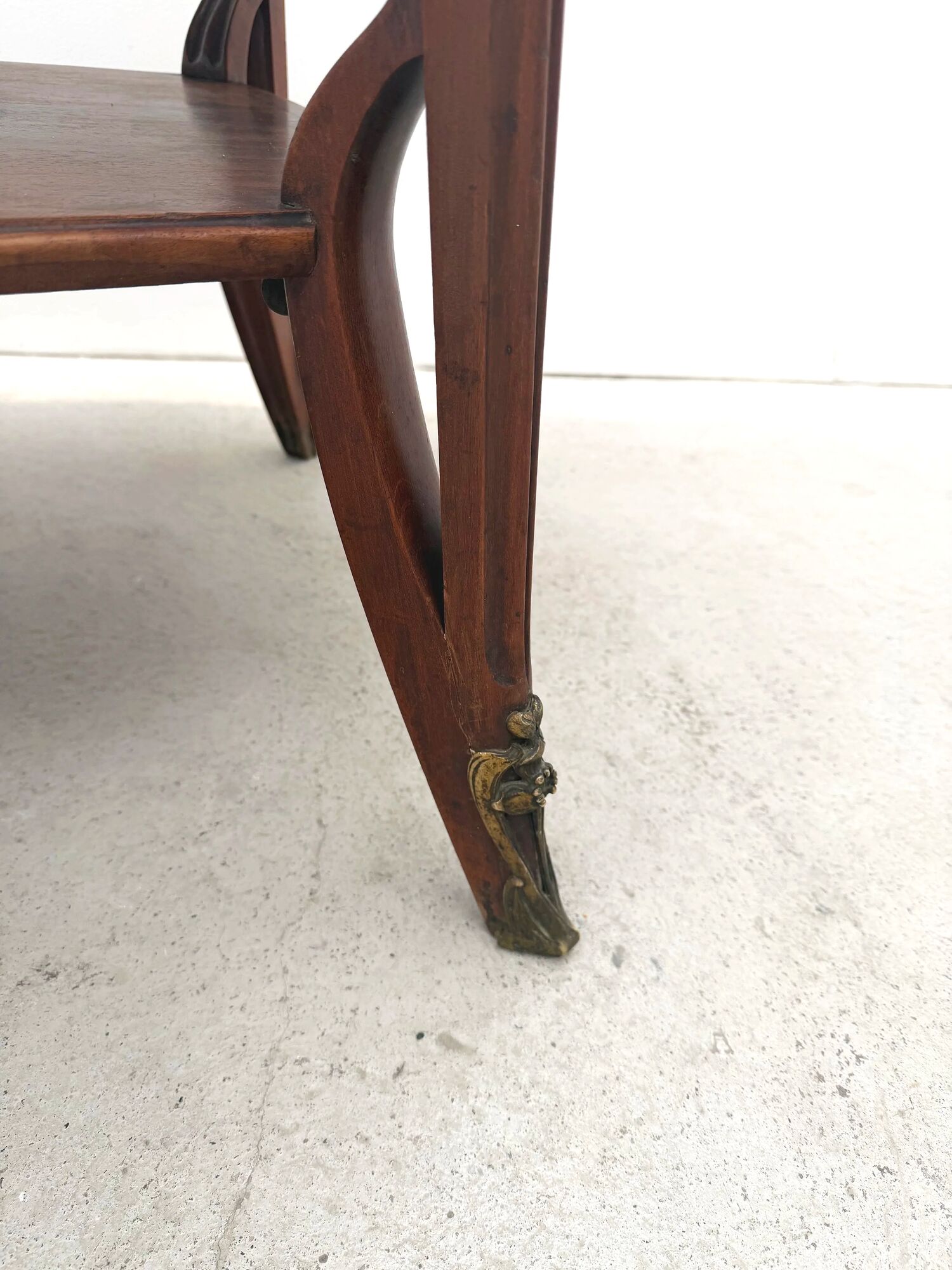 Art Nouveau side table by Louis Majorelle in walnut, France 1900