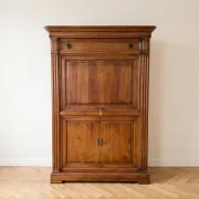 Meuble de rangement style Louis XVI en bois massif
