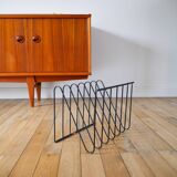 Black metal magazine rack Design attributed to François Arnal for Atelier A Made in France 1970