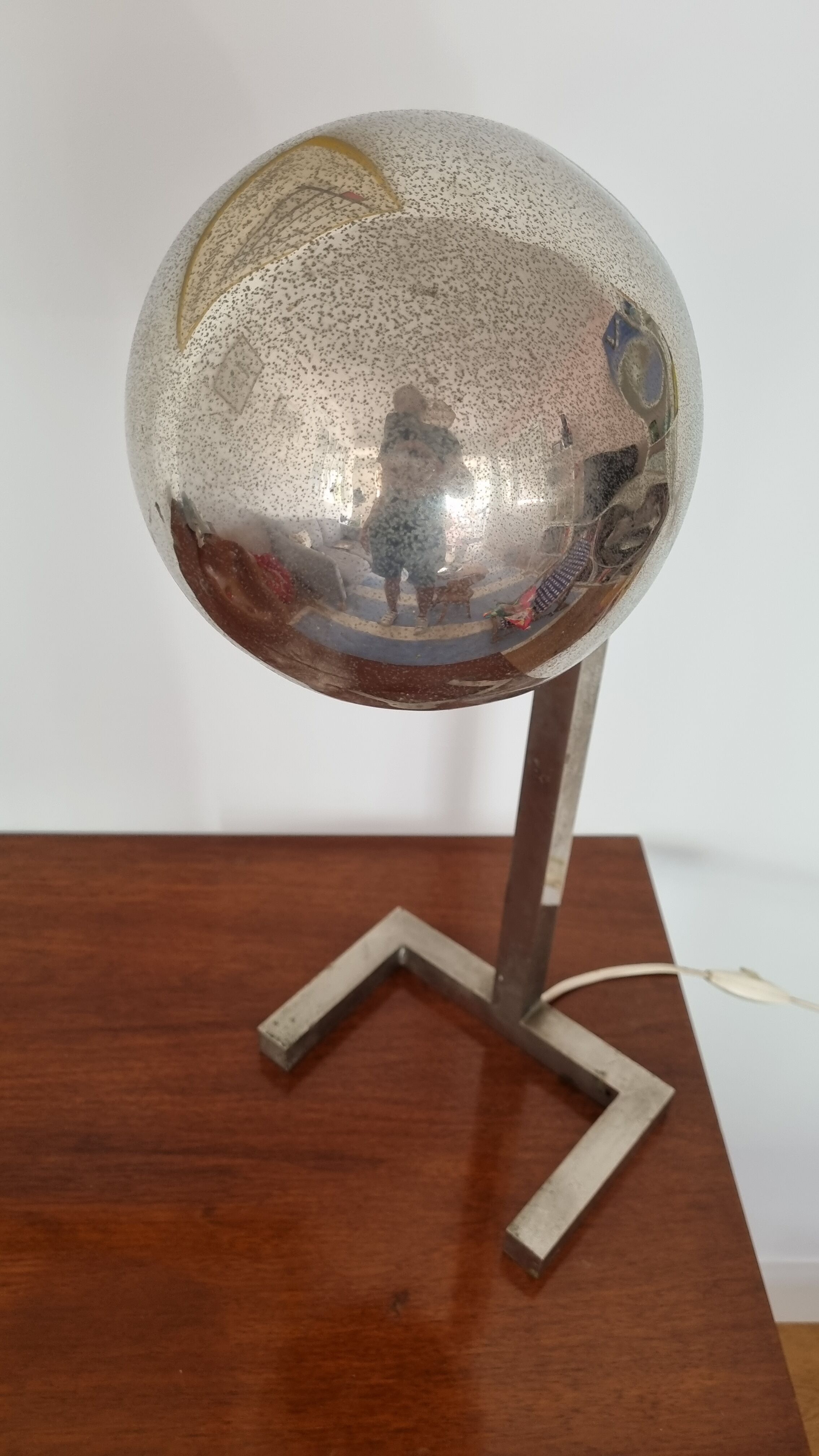 Eyeball vintage metal lamp
