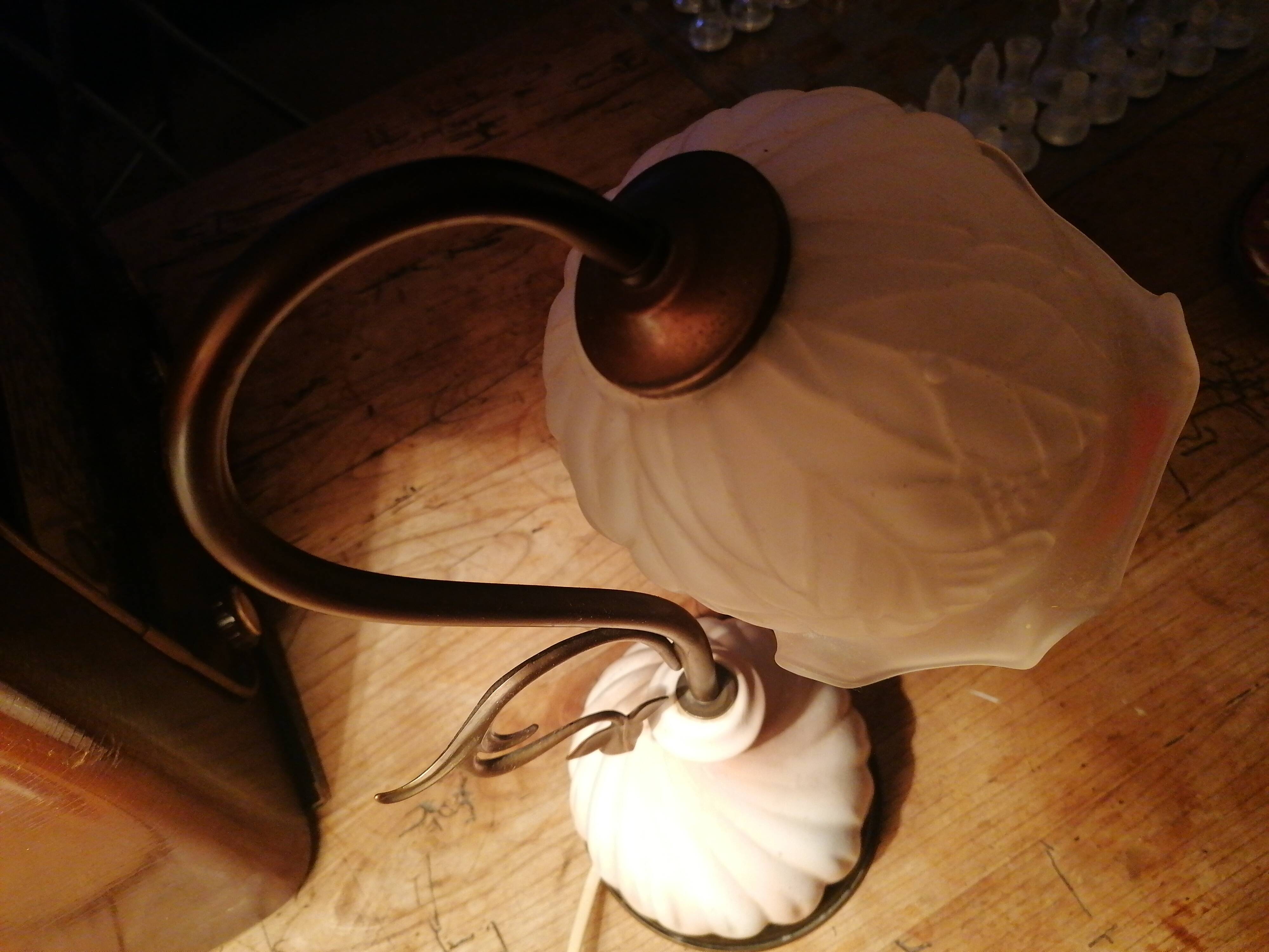 Retro lamp in brass and pink ceramic