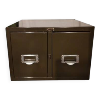 Small industrial storage unit