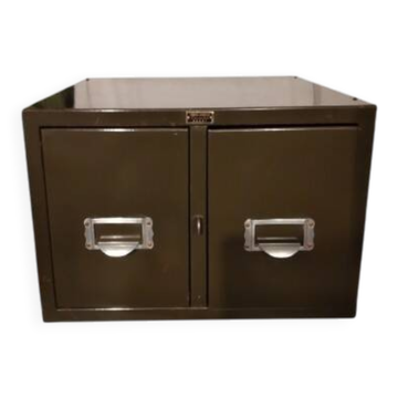 Small industrial storage unit