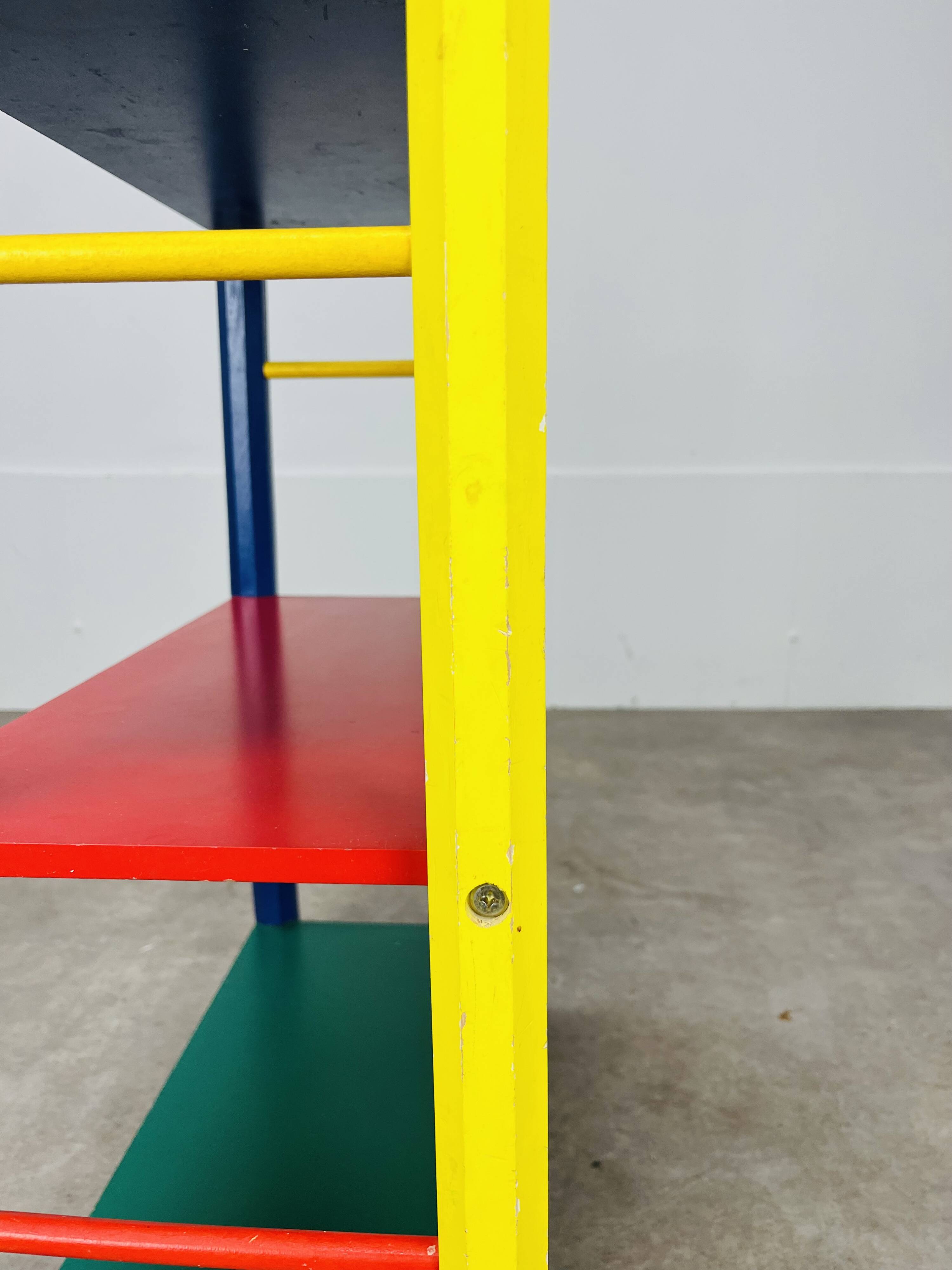 Pierre Sala pencil shelf for children