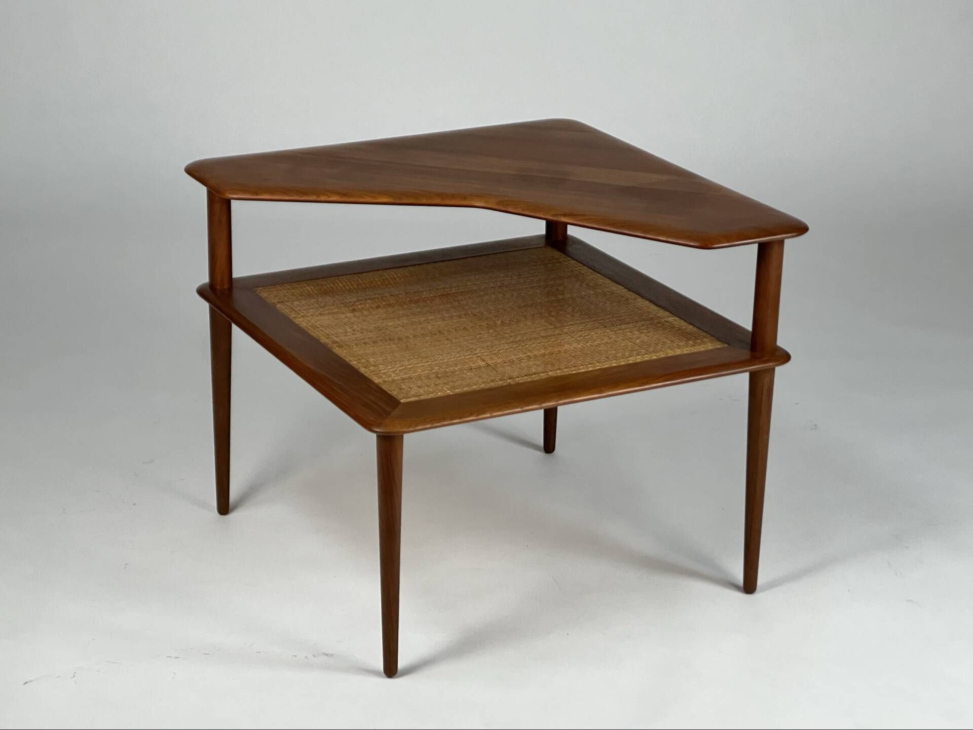 Table basse d'angle Minerva en teck Hvidt Mølgaard-Nielsen danoise