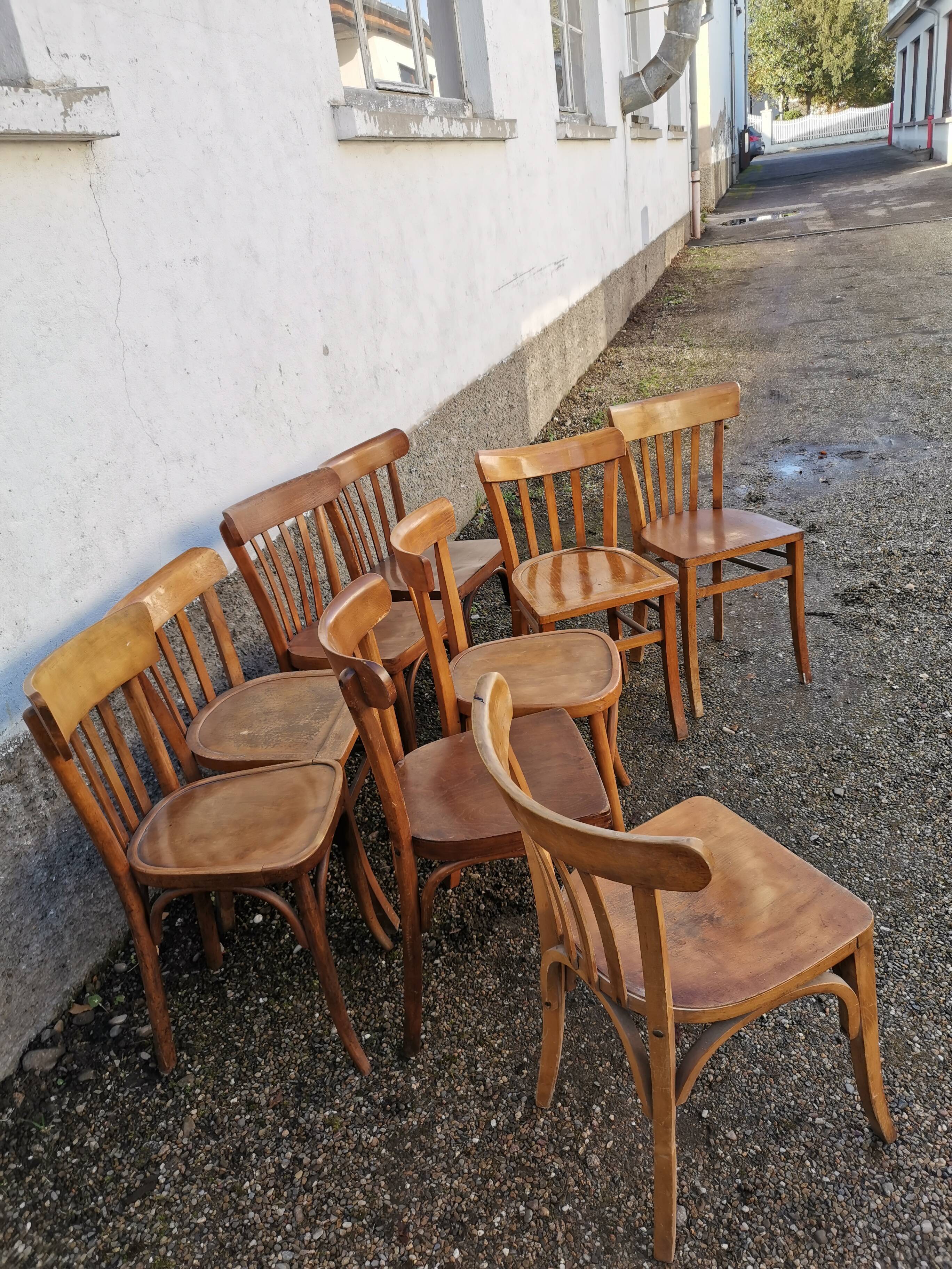 Lot de neuf chaises disparates