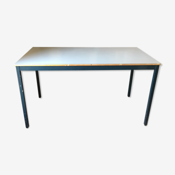 Table en formica bureau