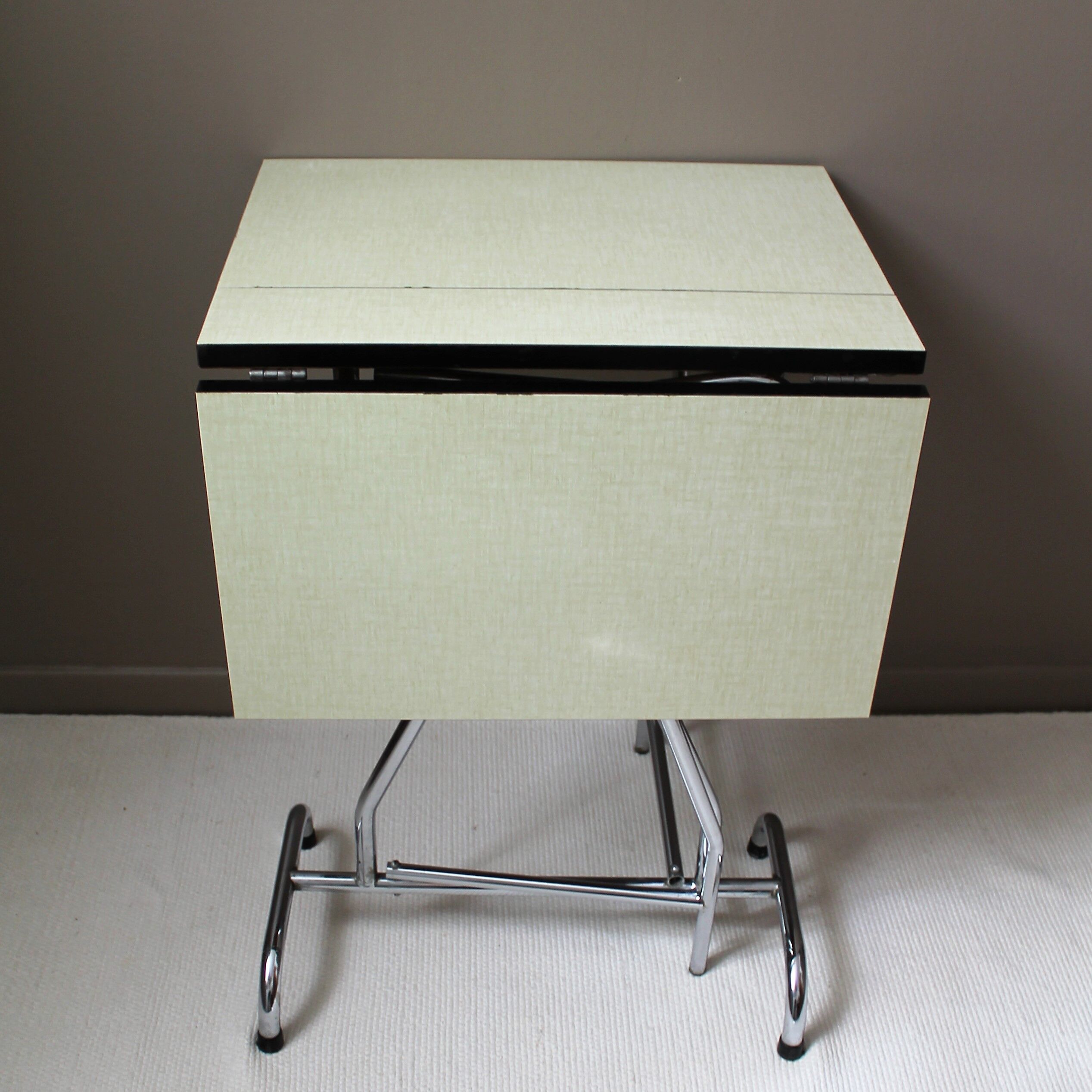 Table in formica, 70's