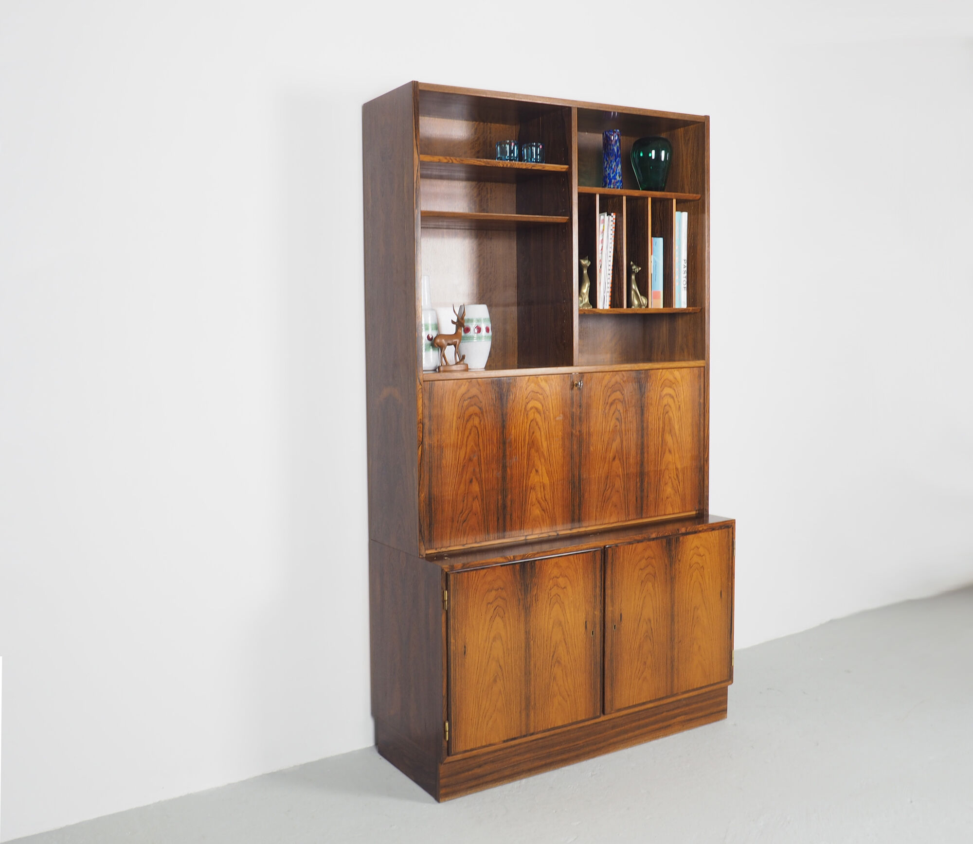 Rosewood bookcase with writing desk by Carlo Jensen for Hundevad, 60