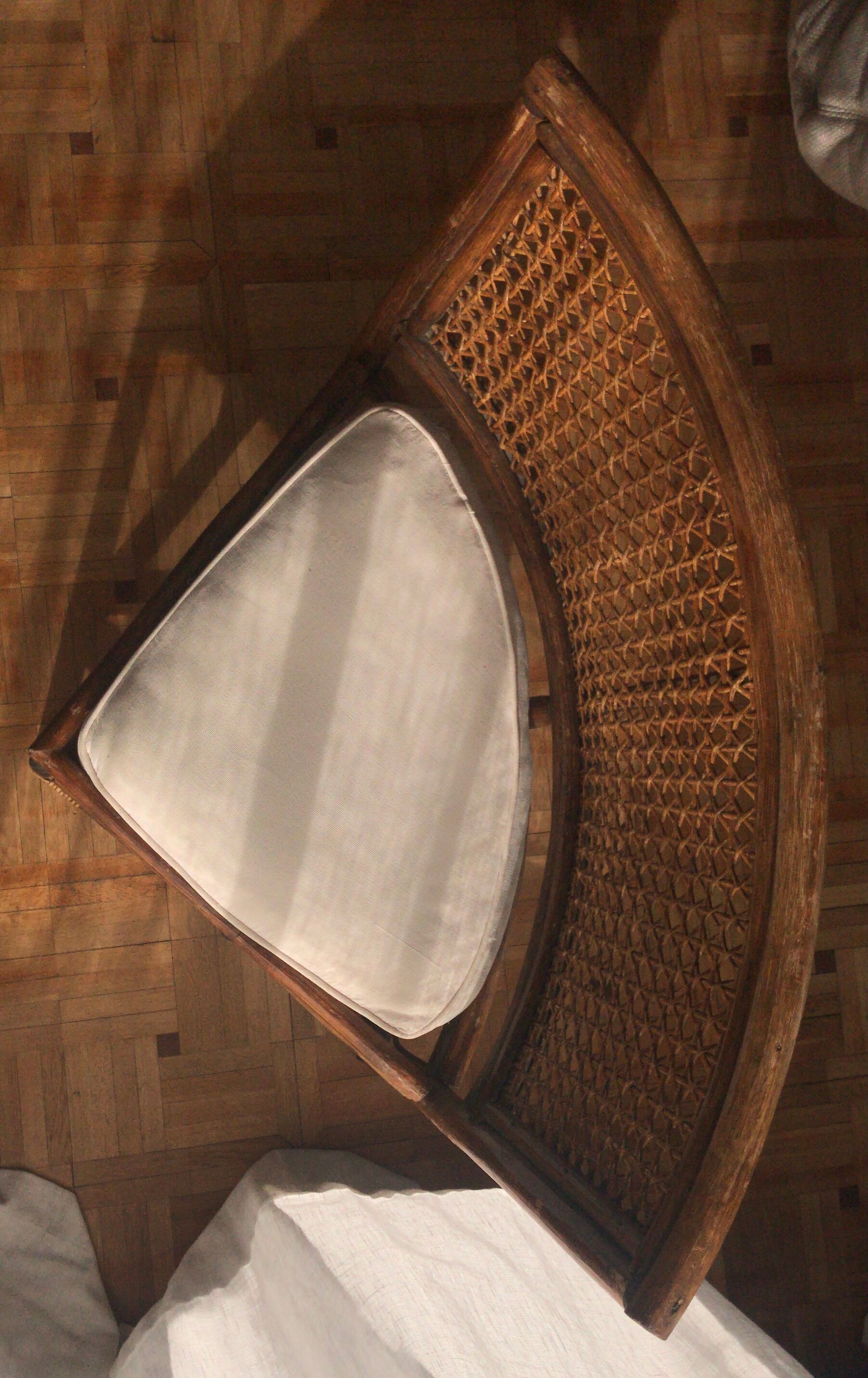 Rattan dining table with chairs (80s)
