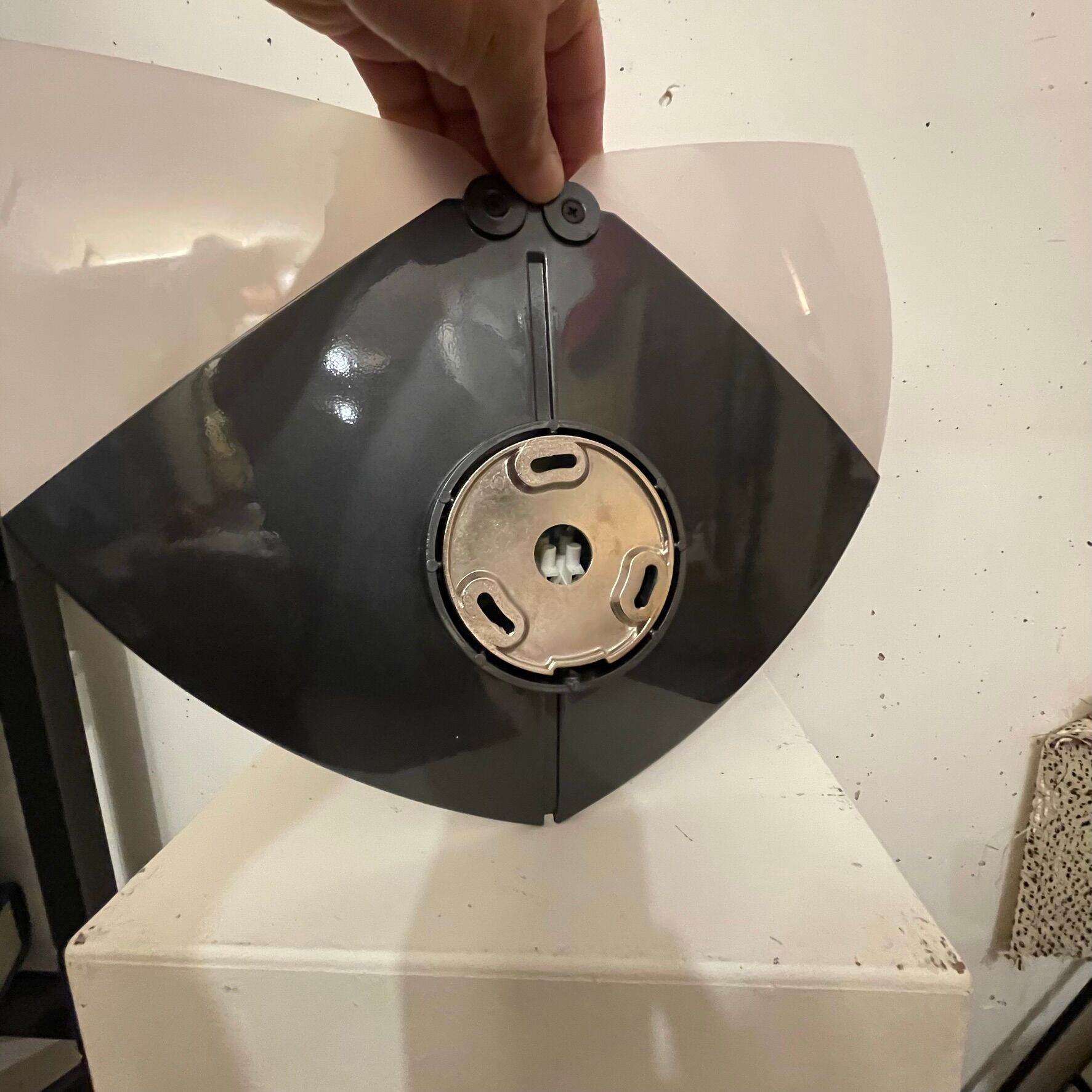 Pair of wall lamps Astolfo, Valerio Sacchetti, sirrah 1980